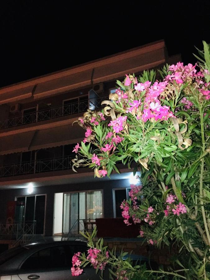 Irini Boutique Rooms!!! Хімара Екстер'єр фото