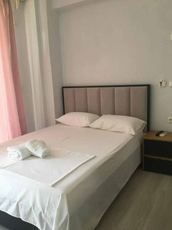 Irini Boutique Rooms!!! Хімара Екстер'єр фото