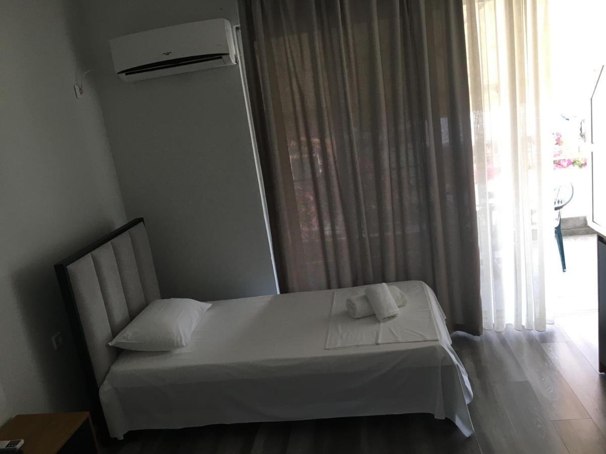 Irini Boutique Rooms!!! Хімара Екстер'єр фото