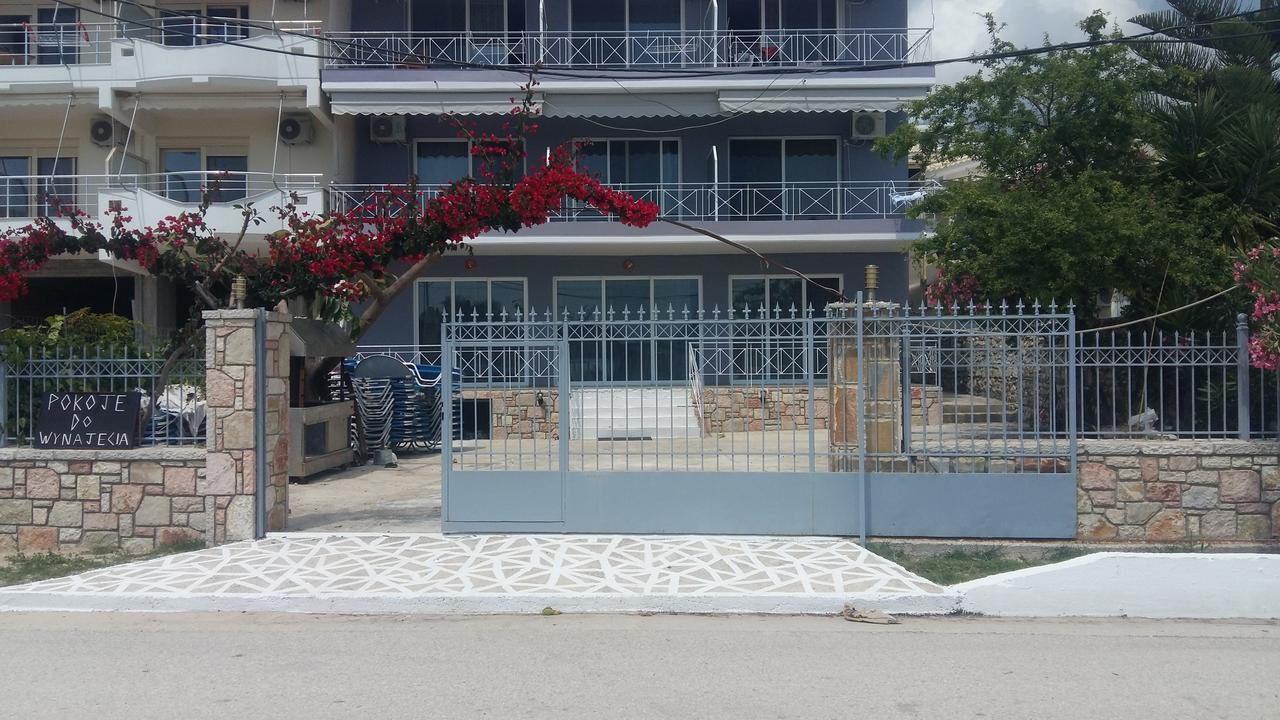 Irini Boutique Rooms!!! Хімара Екстер'єр фото